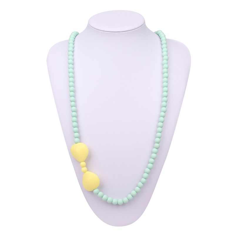 teething necklace mom
