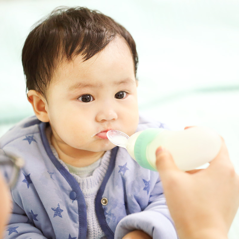 feeding bottle with spoon